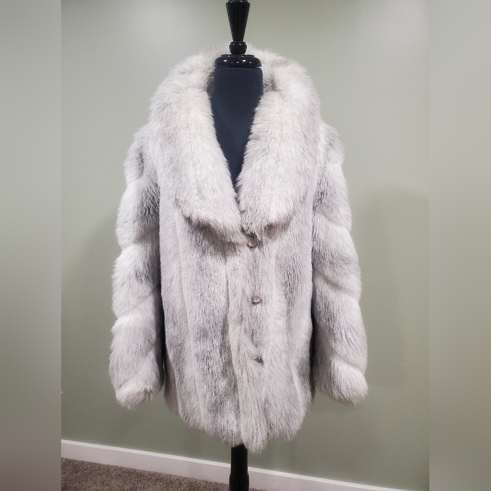 Dubrowsky & Perlbinder 1970's cream and gray faux rabbit fur coat. Womens medium